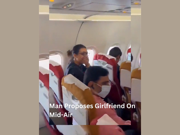 Man Proposes Girlfriend On Mid-Air, Romantic Propose Video Goes Viral