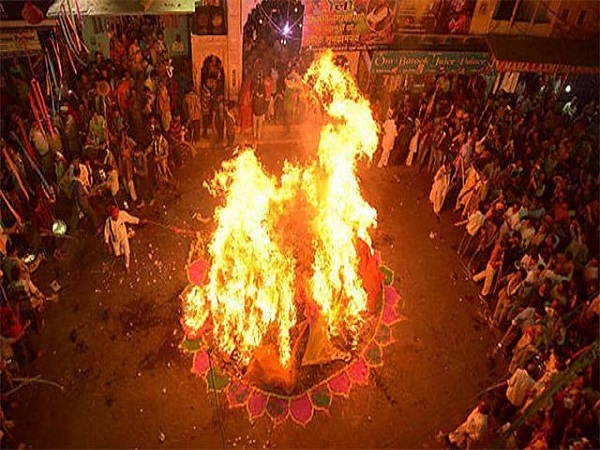 Holi 2023 Date, Shubh Muhurat, History, Rituals, Significance and why holi is celebrated Holi 2023 Date, Shubh Muhurat, History, Rituals, Significance and why holi is celebrated