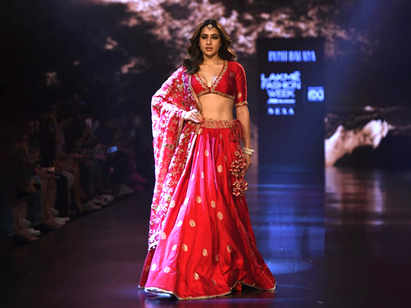 Lakme Fashion Week 2023 : Actres Sara Ali Khan Walk In this Sizzling Dress