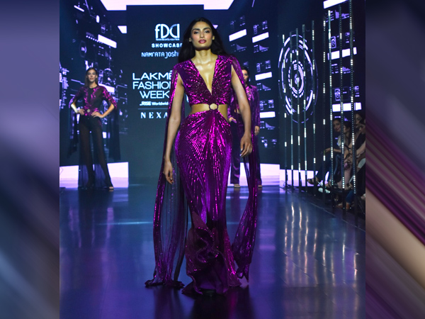 Lakme Fashion Week 2023 : Actress Athiya Shetty and Shanaya Kapoor Walk In this Sizzling Dress