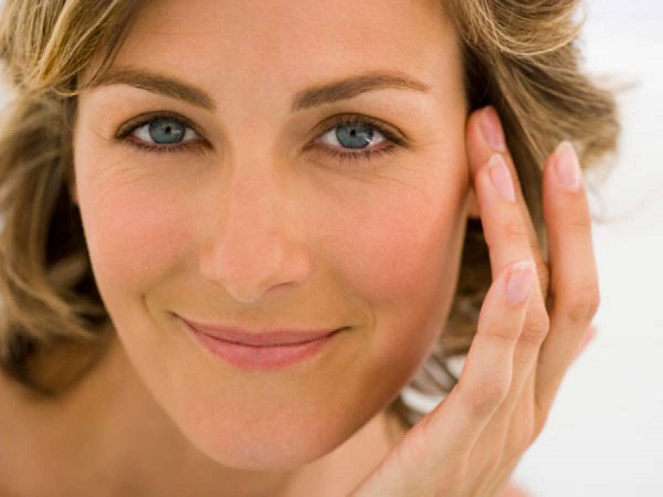 ಚರ್ಮವನ್ನು ಬೆಳ್ಳಗಾಗಿಸಲು ಸಹಕರಿಸುತ್ತದೆ