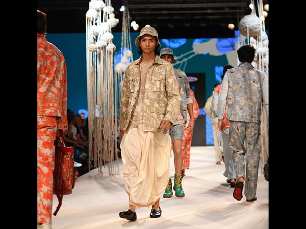 ಪಂಚೆಯಲ್ಲೂ ಖಾದಿ ಲುಕ್‌