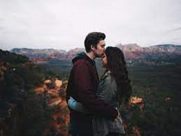 ಸಾಮಾಜಿಕ ತಾಣಗಳಲ್ಲಿ ಫೋಟೋಗಳನ್ನು ಹಾಕುವ ಮೂಲಕ ಬೇರೆಯವರ ಬಾಯಿಗೆ ಆಹಾರವಾಗುತ್ತೇವೆ