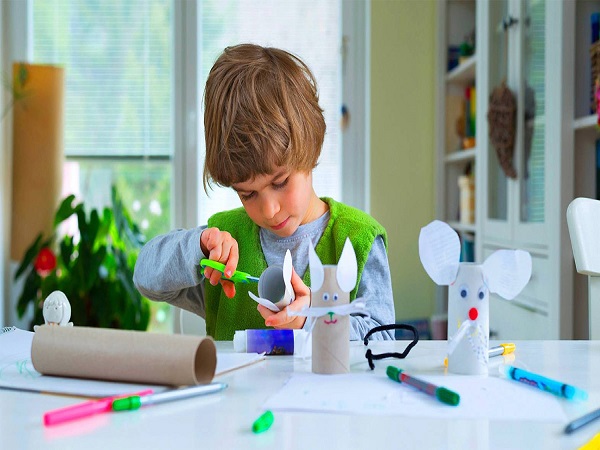 How to Raise a Creative Child? Effective Tips and Tricks in Kannada