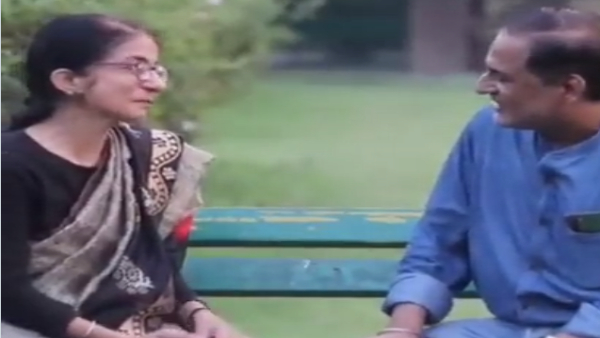 Emotional Video of Old Lovers Reunion After 35 Years Goes Viral in Kannada