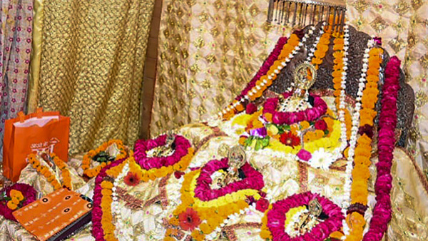 Watch Live Telecast Of Ram Aarti Every Day