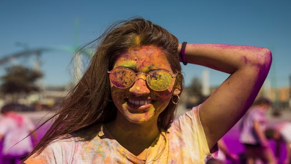 What To Do Immediately If Color Go Into Your Eye On Holi What To Do Immediately If Color Go Into Your Eye On Holi