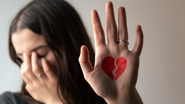 Why Men Avoid The Women They Love Instead Of Expressing