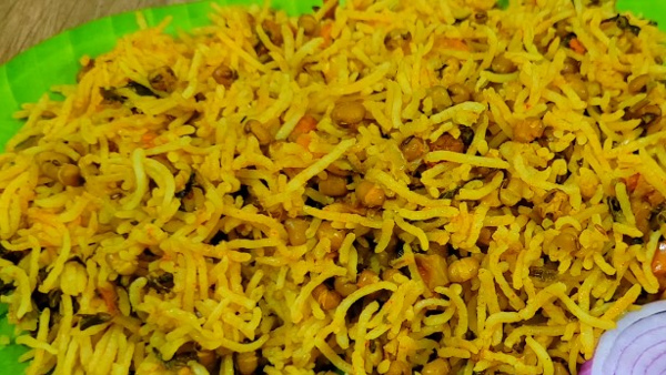 How To Make Hesaru Kalina Palav Recipe At Home In Kannada