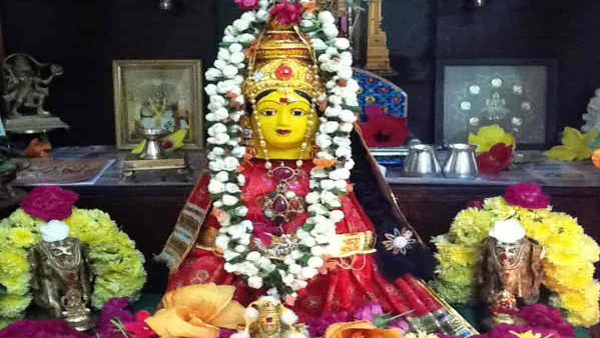 Don t Do These Mistakes When You Performing Varamahalakshmi Pooja At Home