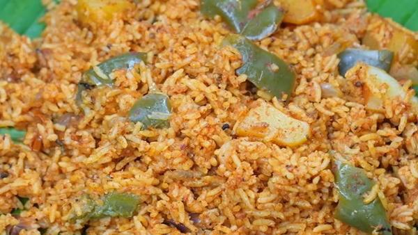 How To Make Alu Capsicum Rice Bath Recipe At Home In Kannada