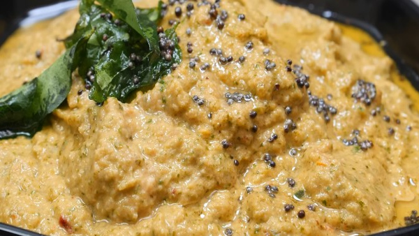 How To Make Onion-Tomato Chutney Recipe At Home In Kannada