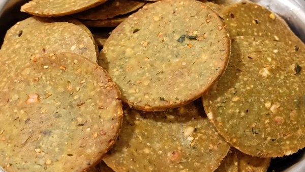 How To Make Mint Leaves Nippattu Recipe At Home In Kannada