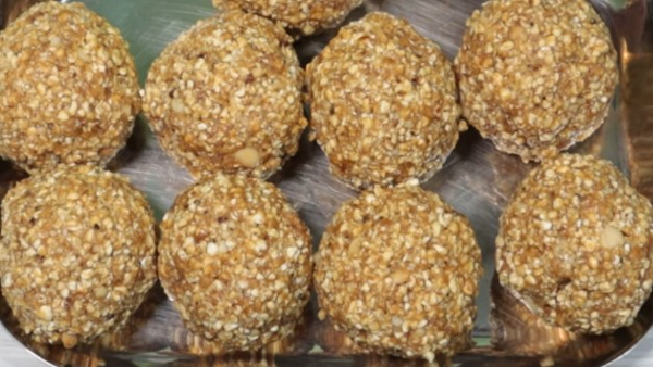 How To Make Aralina Unde Sweet Recipe At Home In Kannada