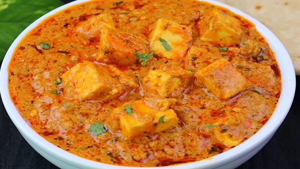 How To Make Hotel Style Paneer Gravy Recipe At Home In Kannada