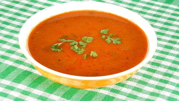 how to make tomato curry