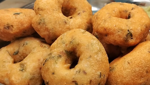 How To Make Special Medu Vada Like Never Before Recipe At Home In Kannada