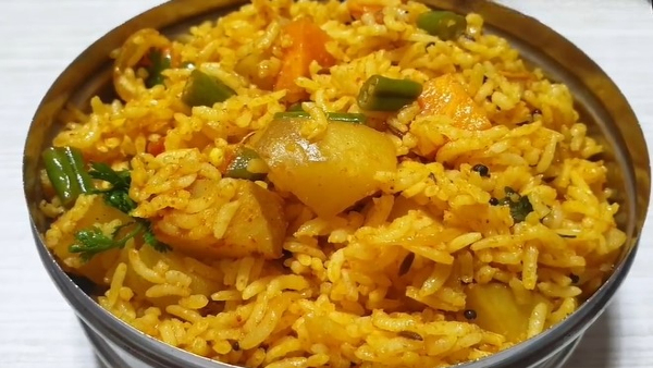 How To Make Vegetable Rice Recipe For Breakfast At Home In Kannada