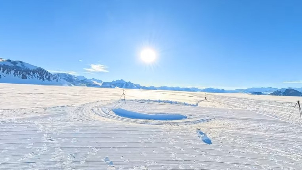 Man Reached Antarctica To Prove That The Earth Is flat What Happened There