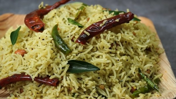 How To Make Turmeric Puliyogare At Home In Kannada