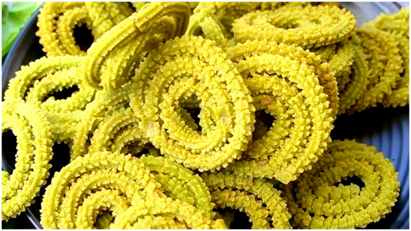 How To Make Green Masala Chakli At Home In Kannada