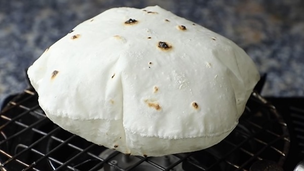 How To Make Smooth Rice Roti At Home In Kannada How To Make Smooth Rice Roti At Home In Kannada