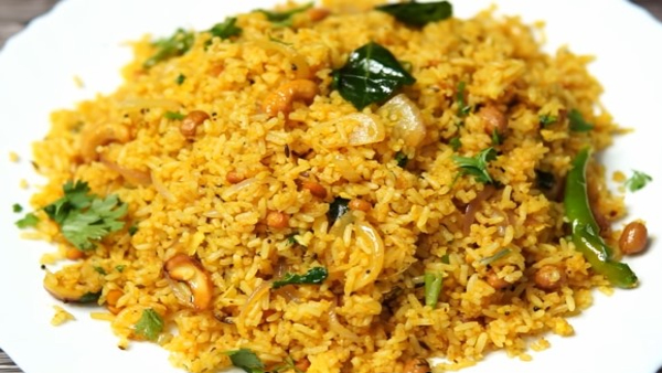 How To Make Special Onion Rice For Breakfast And Lunch Box At Home In Kannada