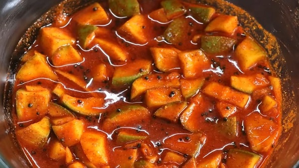 How To Make Mango Pickle Or Mavinkai Uppinkai At Home In Kannada