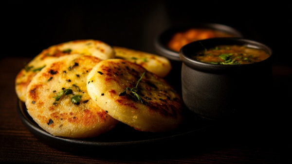 How To Make Suji Uttapam At Home