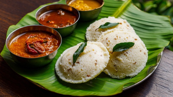 Make low calorie Oats Idli