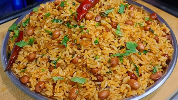 How To Make Masala Garlic Rice For Breakfast At Home In Kannada