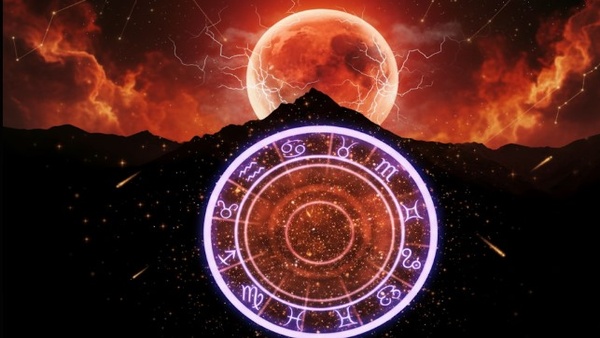 Effect of Lunar Eclipse These Zodiac Signs May Face Financial Drop