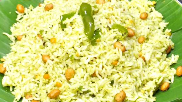 Make Special Capsicum Masala Chitranna For Breakfast At Home In kannada