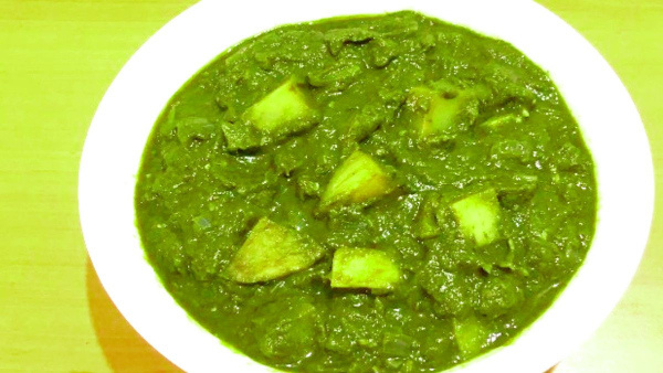 How To Make Alu Palak Curry For Chapati At Home In Kannada