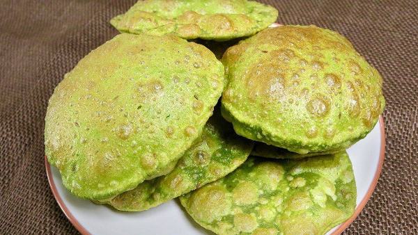 Masala Palak Poori Recipe for Breakfast