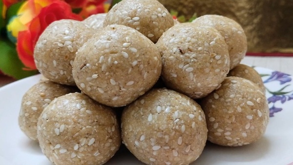 How To Make Sweet Sesame Seed Laddu For Fest At Home In Kannada
