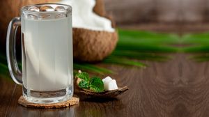 വേനല്‍ ഉഷാറാക്കാം നിര്‍ജ്ജലീകരണത്തെ ഇല്ലാതാക്കാം: തേങ്ങാവെള്ളത്തില്‍ ഇവ മാത്രം ചേര്‍ത്താല്‍ മതി