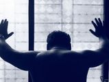 സ്വയം സുഖത്തിനായി ചാര്‍ജര്‍ ജനനേന്ദ്രിയത്തില്‍