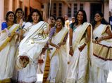 ഇന്ന് ഉത്രാടം: ഉത്രാടപ്പാച്ചിലിലേക്ക് മലയാളികള്‍