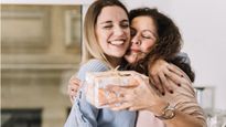 Mother's Day 2023: അമ്മമാരില്‍ സാമ്പത്തിക സുരക്ഷയുറപ്പാക്കാം: മാതൃദിനത്തിലെ സമ്മാനം