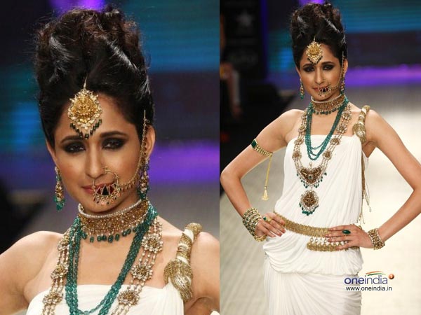 വധുവിന് ഫാഷന്‍ ഹെയര്‍ സ്റ്റൈല്‍