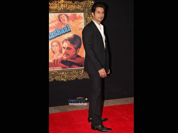 വരനും വേണ്ടേ ഫാഷന്‍ വസ്ത്രം?