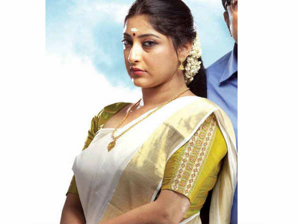 മലയാളത്തനിമയില്‍ താരസുന്ദരിമാര്‍