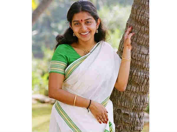 മലയാളത്തനിമയില്‍ താരസുന്ദരിമാര്‍