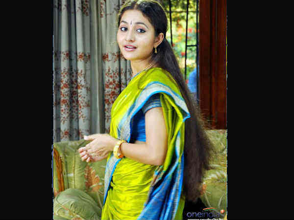 താരസുന്ദരിമാര്‍ സാരിയില്‍