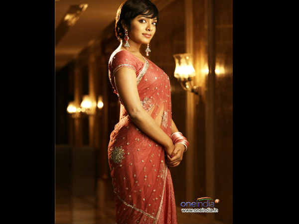 താരസുന്ദരിമാര്‍ സാരിയില്‍