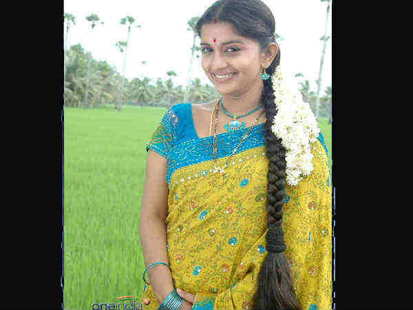 താരസുന്ദരിമാര്‍ സാരിയില്‍