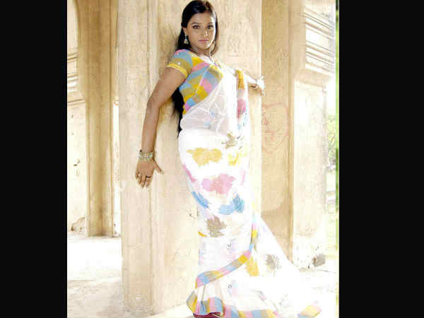 താരസുന്ദരിമാര്‍ സാരിയില്‍