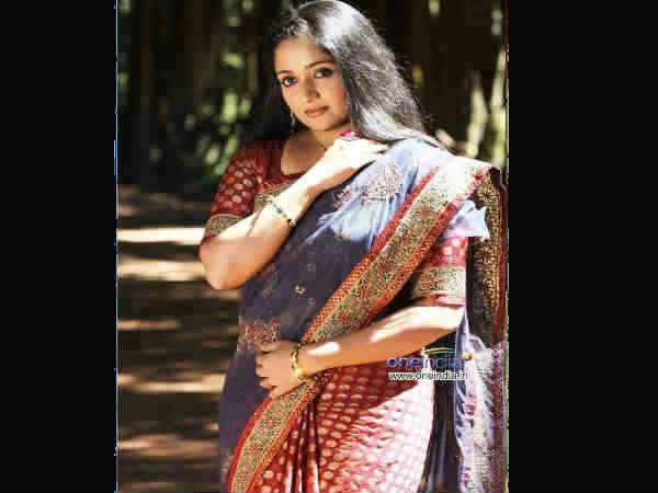 താരസുന്ദരിമാര്‍ സാരിയില്‍