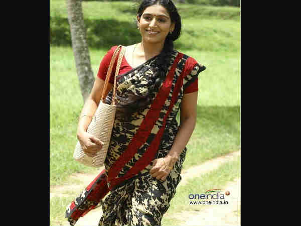 താരസുന്ദരിമാര്‍ സാരിയില്‍